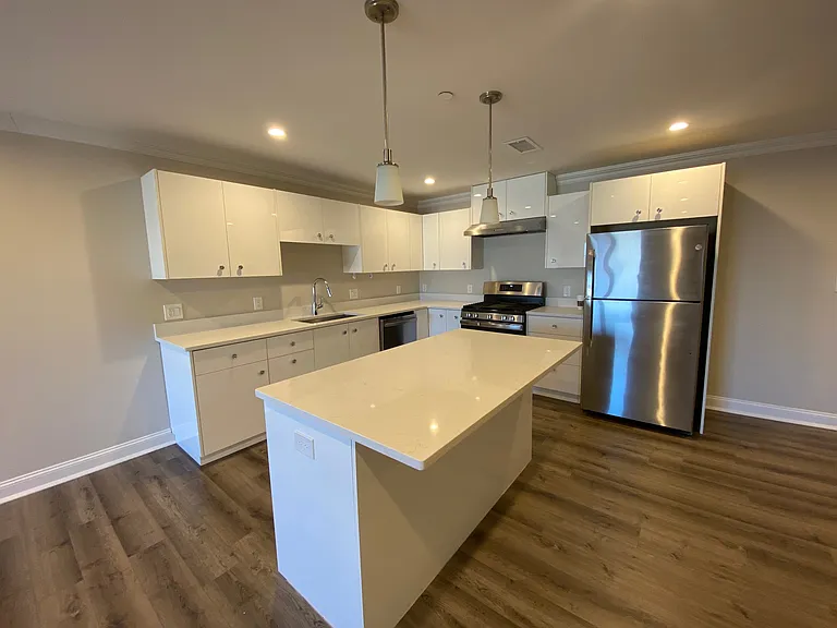 71 Legacy Blvd — Photo 28