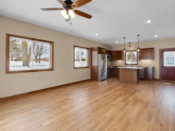 411 Bullis St, Kenyon, MN 55946