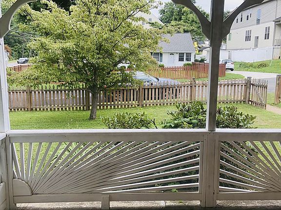 4th image of 1838 Lusby Pl