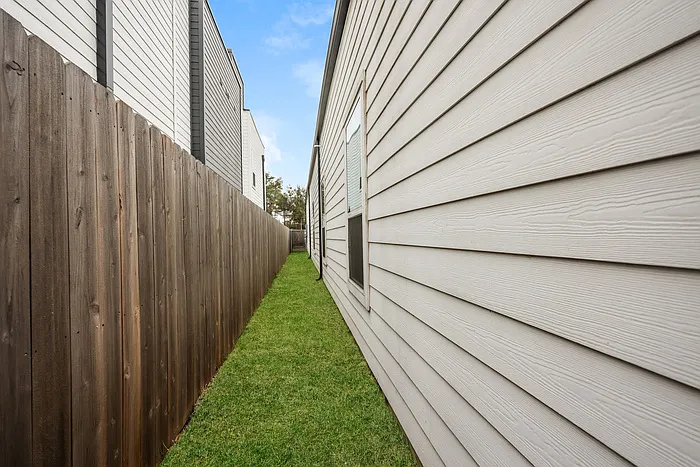 2216 Dyson St — Photo 14