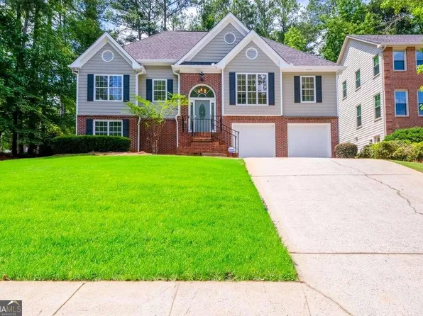 5330 Leeward Run Dr, Alpharetta, GA 30005