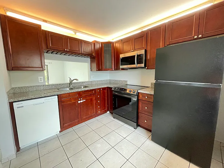 16344 Country Lake Cir — Photo 5