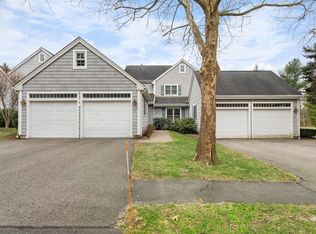 27 Juniper Ln, Hanover, MA 02339