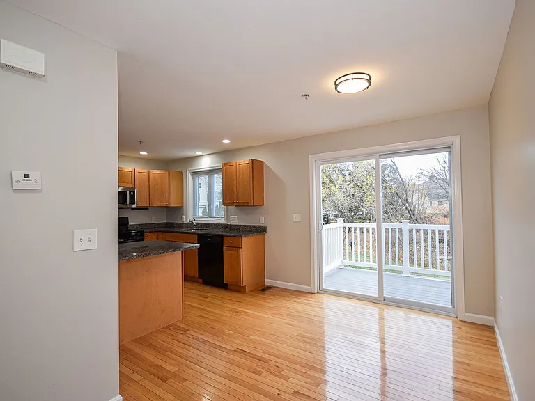 Jefferson Court — Photo 11