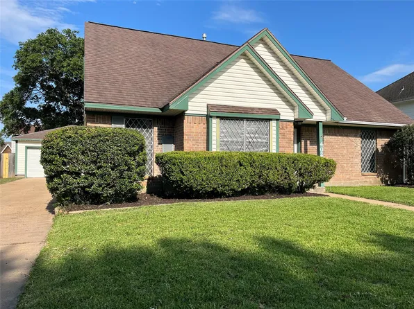 402 Oak Harbor Dr, Houston, TX 77062