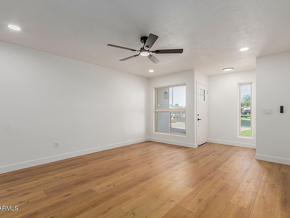 4th image of 1626 S GAYLORD --