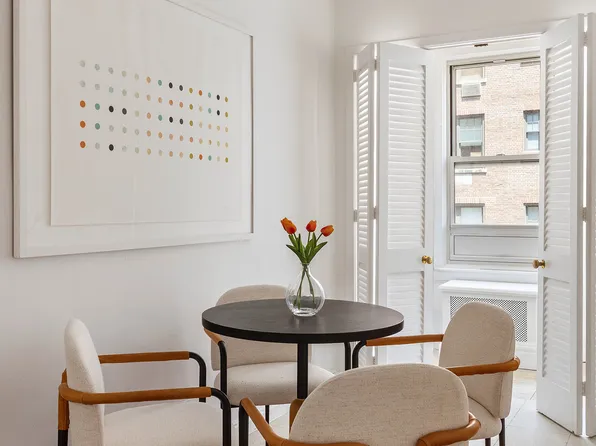 975 Park Avenue image 15 of 16