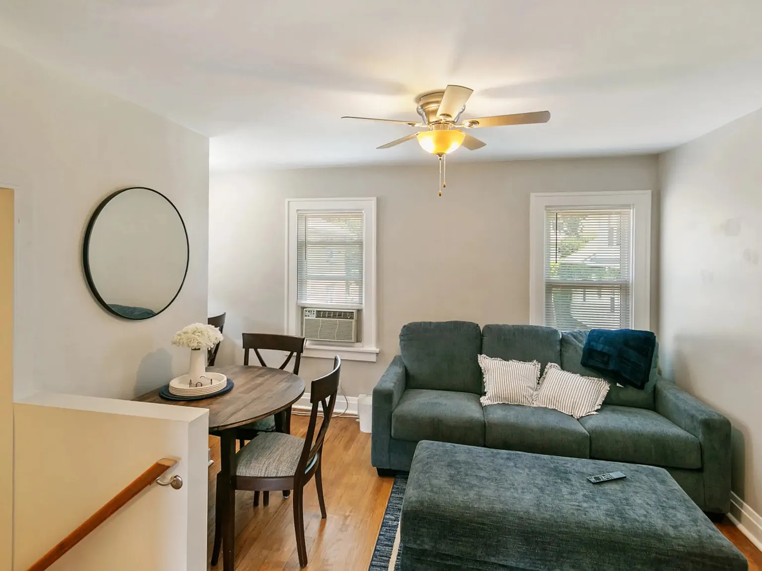 2 bed, 700 sqft, $3,000 — Photo 4
