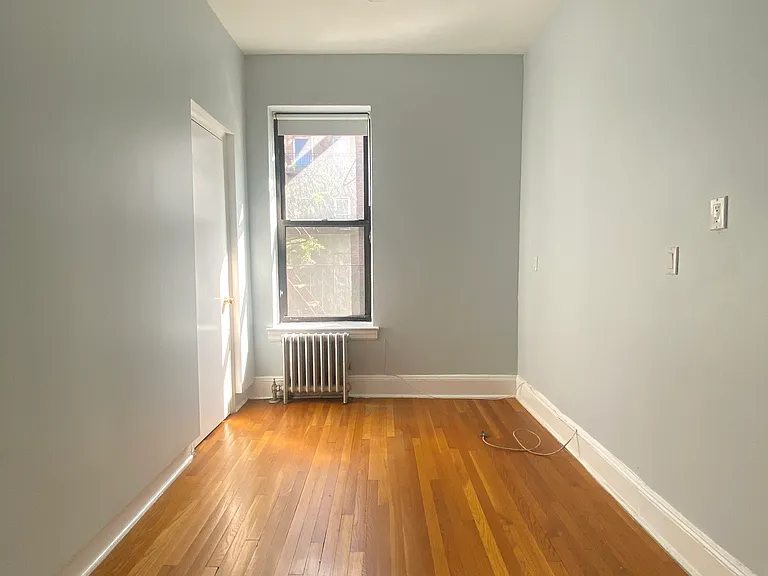 401 W 44th St #5 — Photo 3