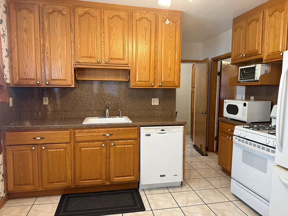 72 Baldwin Pl #2