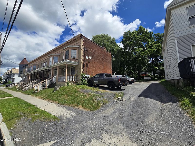 2nd image of 1636 Foster Avenue