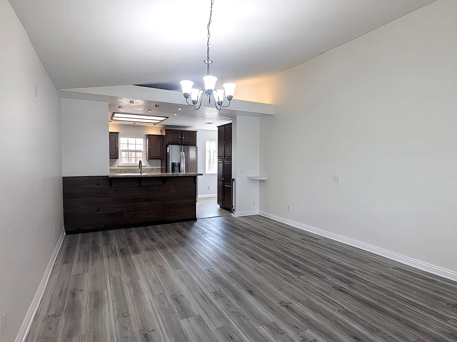 3 bed, 1479 sqft, $2,700 — Photo 2