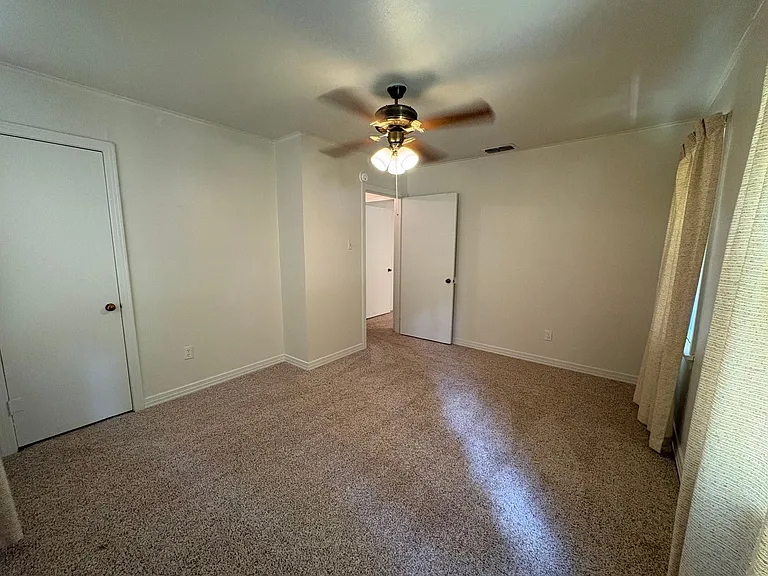 817 Anthony St — Photo 26