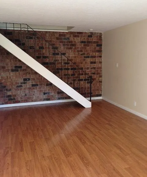 2 bed, 882 sqft, $1,995 — Photo 4