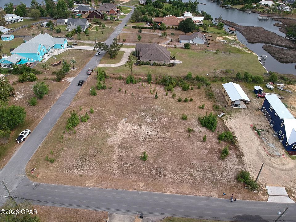 2nd image of 829 E Pierson Dr