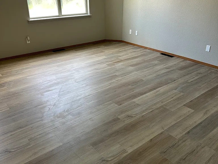 420 Clarke Dr — Photo 4