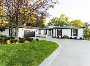 8308 S Willow Creek Dr, Sandy, UT 84093