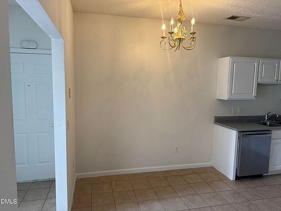 5th image of 2501 Huntscroft Ln