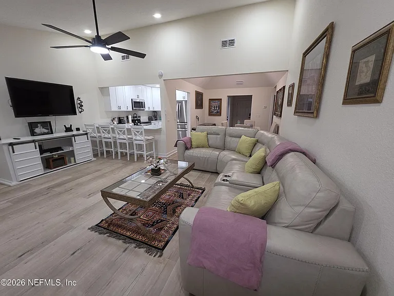 7411 Colony Cove Ln — Photo 1