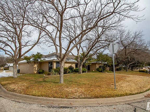3rd image of 3222 Shadyhill Dr
