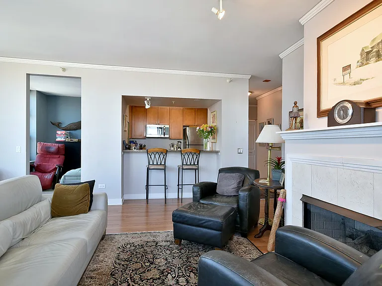 200 N Jefferson St #2106 — Photo 9