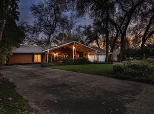 30 Wood Duck Dr, Sanger, CA 93657