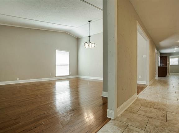 4th image of 10834 Middle Knoll Dr