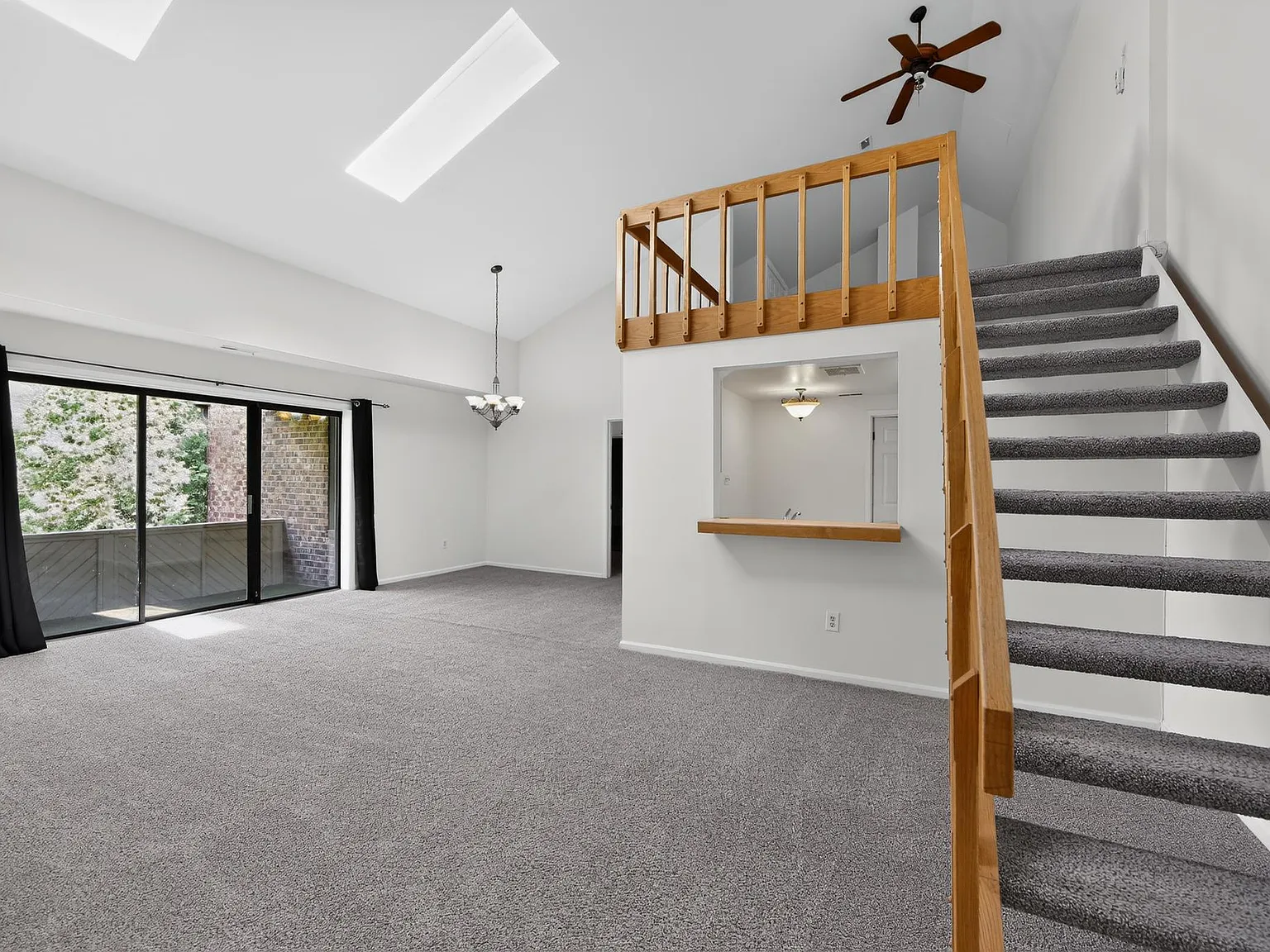 2 bed, 1722 sqft, $2,400 — Photo 2