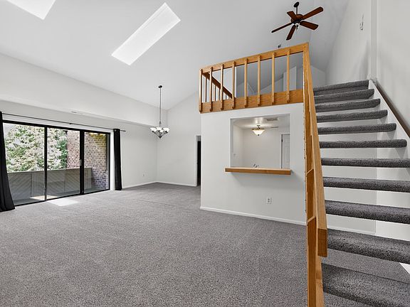 2nd image of 710 Mountainview Dr #710