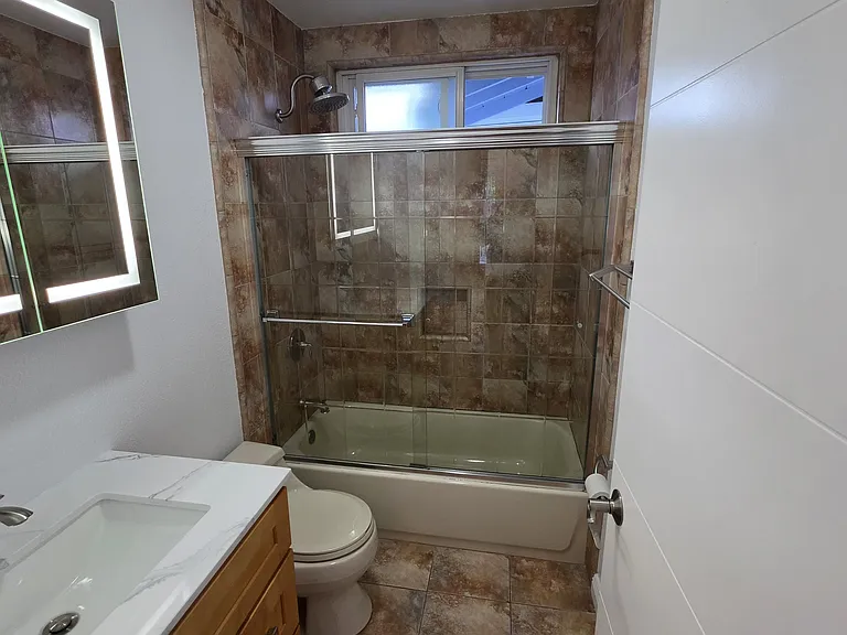 second bathroom with tub