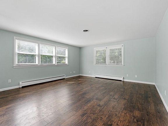 5th image of 2930 Old Orchard Rd