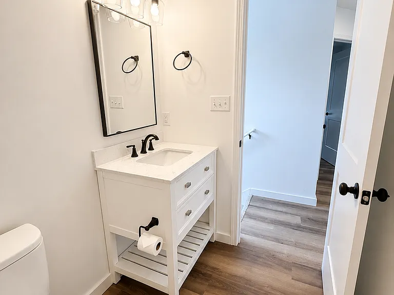 Full Bathroom #2