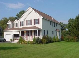 2 Oxbow Cir, Clinton, MA 01510