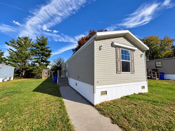 4 Bradley Ln #Aa4, West Branch, IA 52358