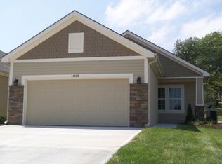 14820 Ashmont Dr, Smithville, MO 64089