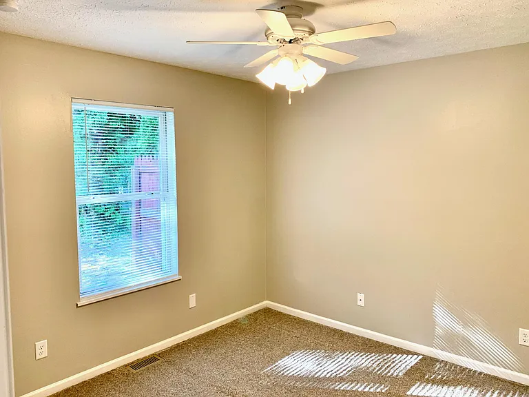 3600 Thornhill Cir W — Photo 10