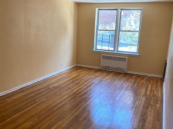 2nd image of 664 Thwaites Pl #345