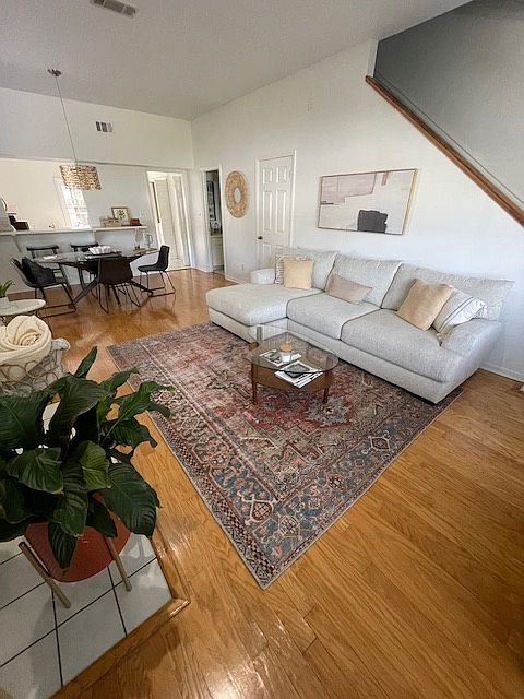 1st image of 3819 W Horatio St Unit 9
