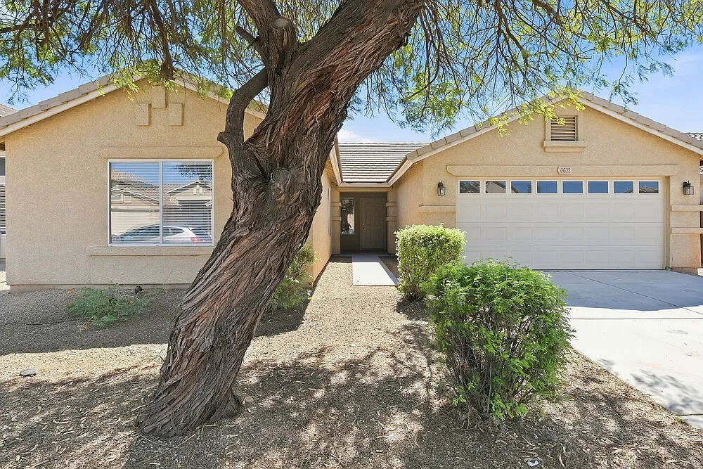 4 bed, 2.0 bath, 1798 sqft, $2,295 — Photo 1