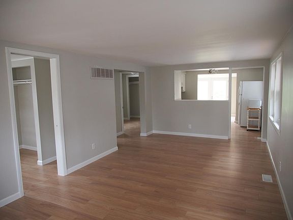 2nd image of 4604 Cambridge St