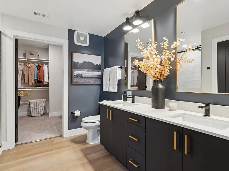 B8 Primary Bathroom Double Vanity Sink