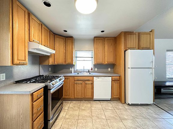 5th image of 110 Prall Ave #2F