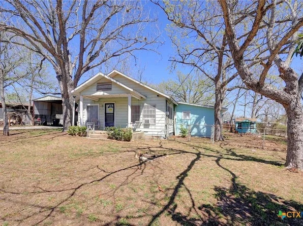 1631 E Fannin St, Luling, TX 78648