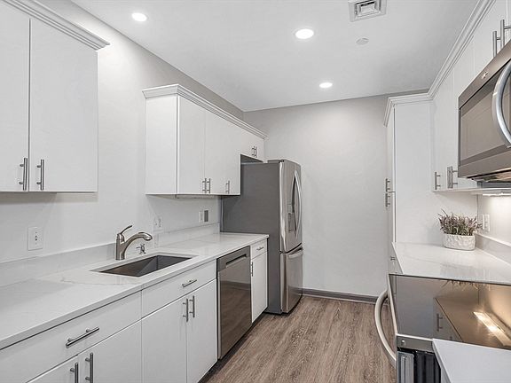 4th image of 70 Washington St Unit 108