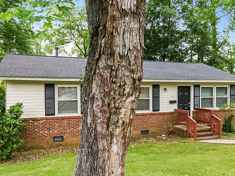 4121 Carlyle Dr — Photo 3
