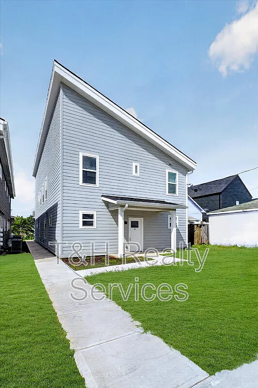 1 bed, 1.5 bath, 572 sqft, $1,325 — Photo 2