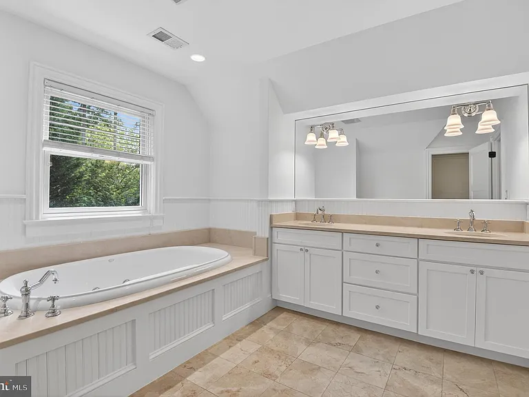 5718 Huntington Pkwy — Photo 48