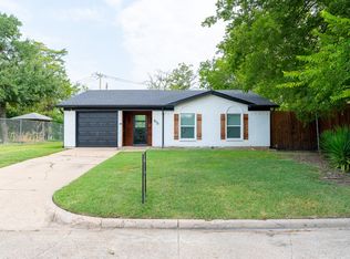 818 Stratford Dr, Grand Prairie, TX 75051