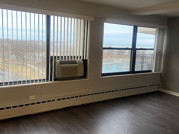 3rd image of 3410 N Lake Shore Dr APT 11C
