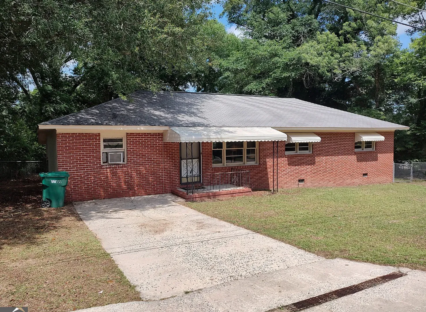 Spacious 4BR and 2Bath Single Story Home — Photo 1